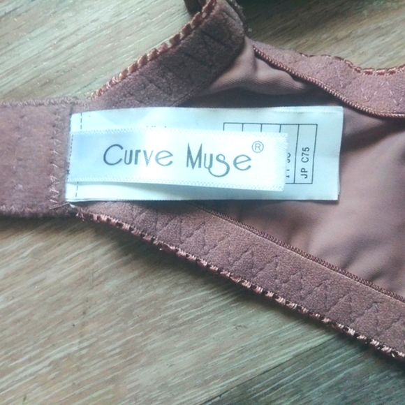 2 Curve Muse Bras 34C Underwire - Picture 4 of 7